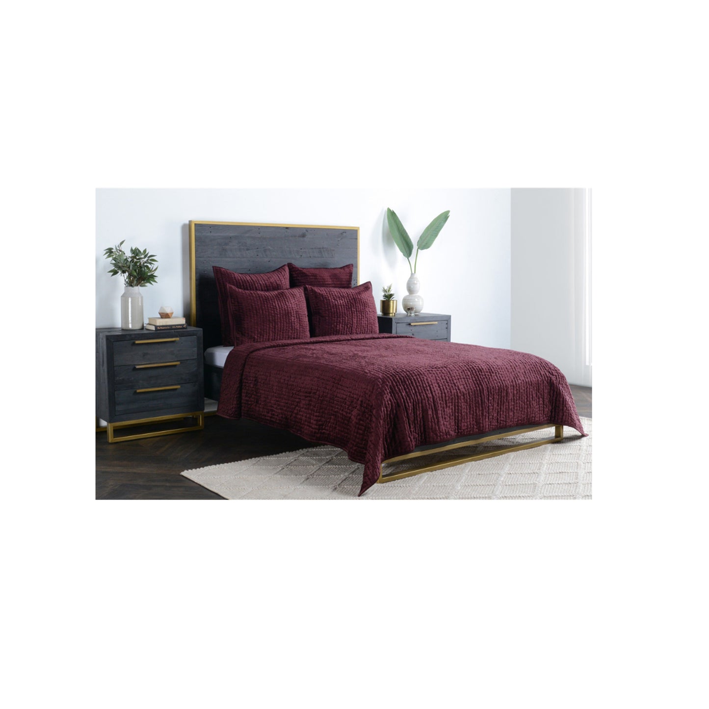 Bari Velvet Port Queen Quilt Set